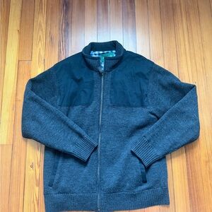 Orvis Men's Black and Gray Sweater M